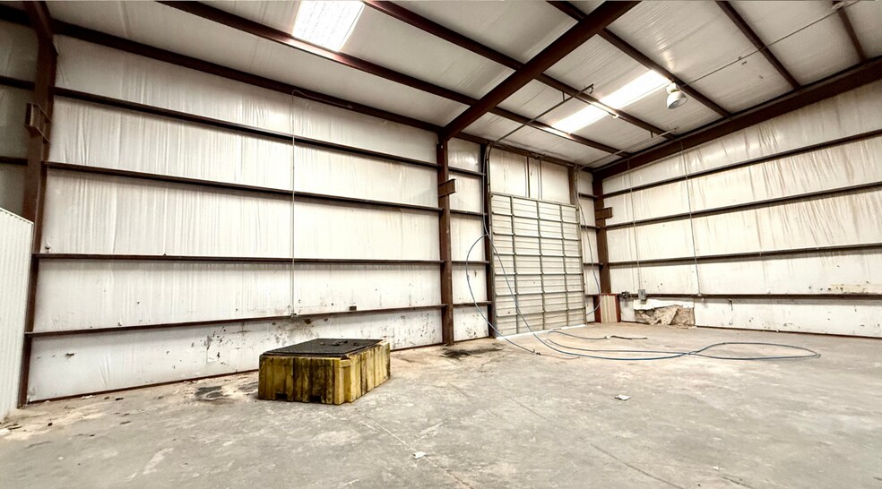 More Photos Of 12920 Tx 191 Frontage Unit 8 rd, Midland Flex For Lease