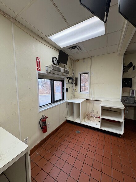 More Photos Of 2521 Alpine Ave, Grand Rapids Restaurant For Sale