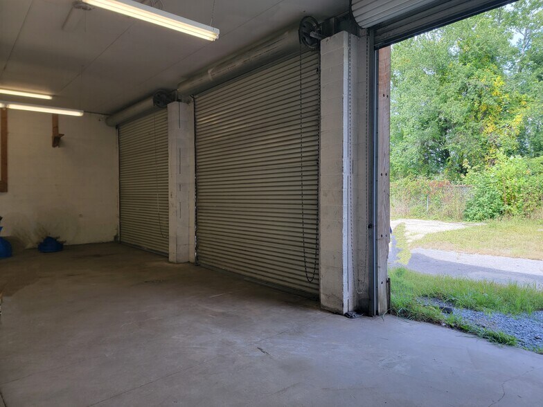 More Photos Of 5 Etowah School Rd, Etowah Warehouse For Sale