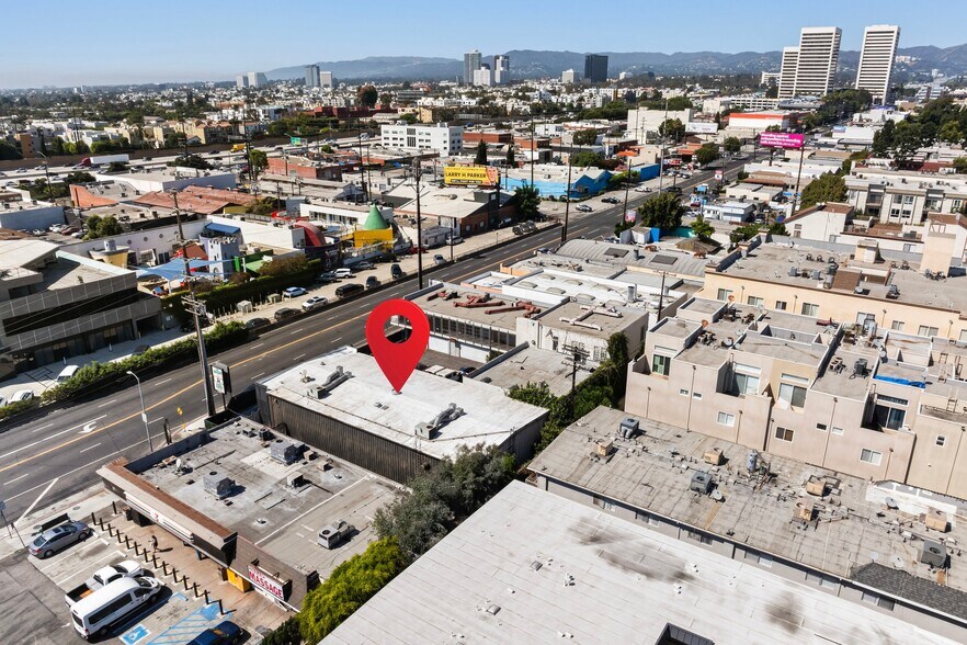 More Photos Of 2134 S Sepulveda Blvd, Los Angeles Showroom For Sale