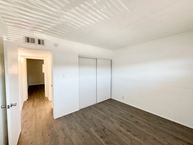 More Photos Of 5286 E Tropicana Ave, Las Vegas Apartments For Sale