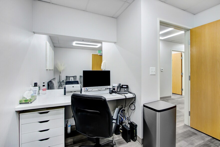 More Photos Of 9041 Magnolia Ave, Riverside Medical For Lease