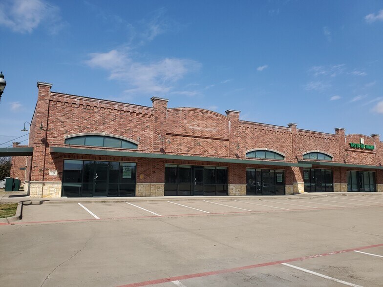 More Photos Of 205 S Main St, Red Oak Unknown For Lease