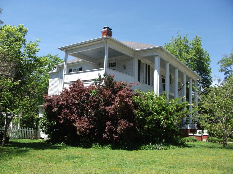 More Photos Of 1201 2nd Ave, West Point Restaurant For Sale