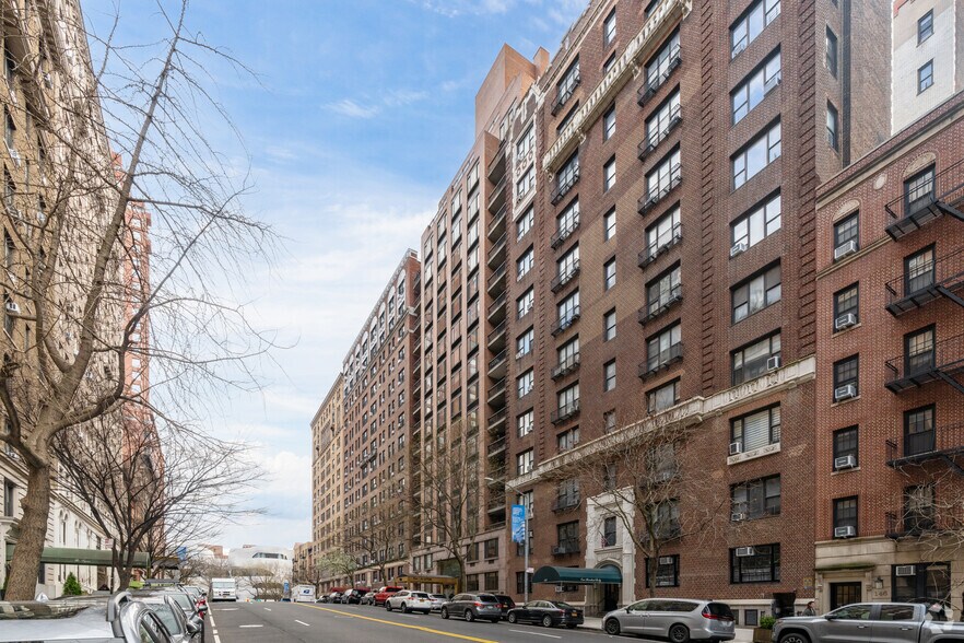 More Photos Of 130 W 79th St, New York Apartments For Lease