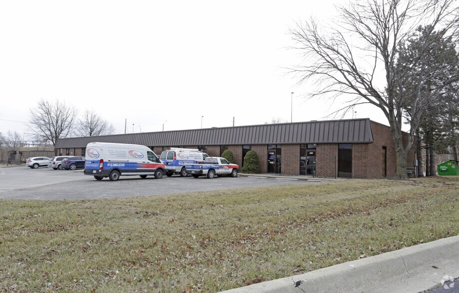 More Photos Of 11751-11767 W 86th Ter, Lenexa Warehouse For Lease