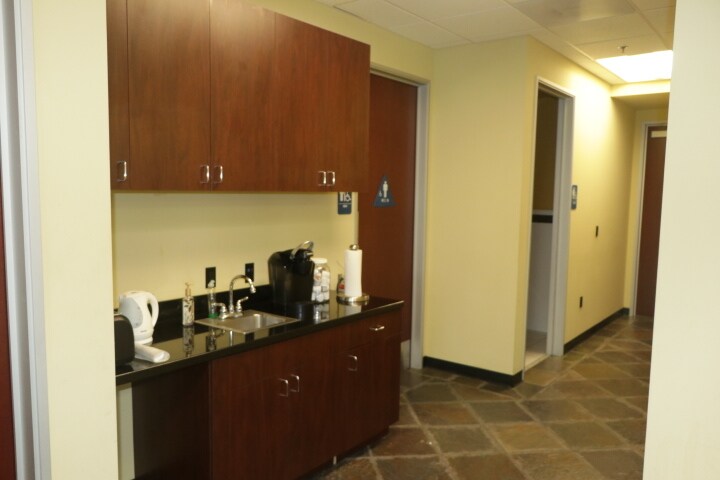 More Photos Of 2816 Columbia St, Torrance Light Distribution For Lease