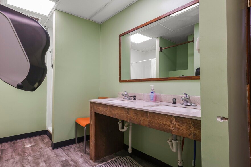 More Photos Of 5734 Durbin Rd, Bellville Specialty For Sale