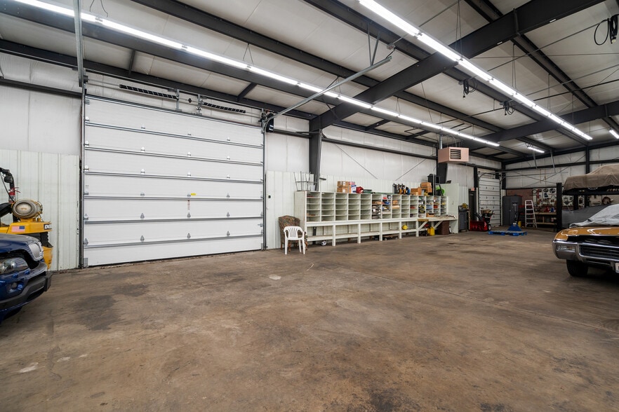 More Photos Of 1717 Mackenna Ave, Niagara Falls Warehouse For Sale