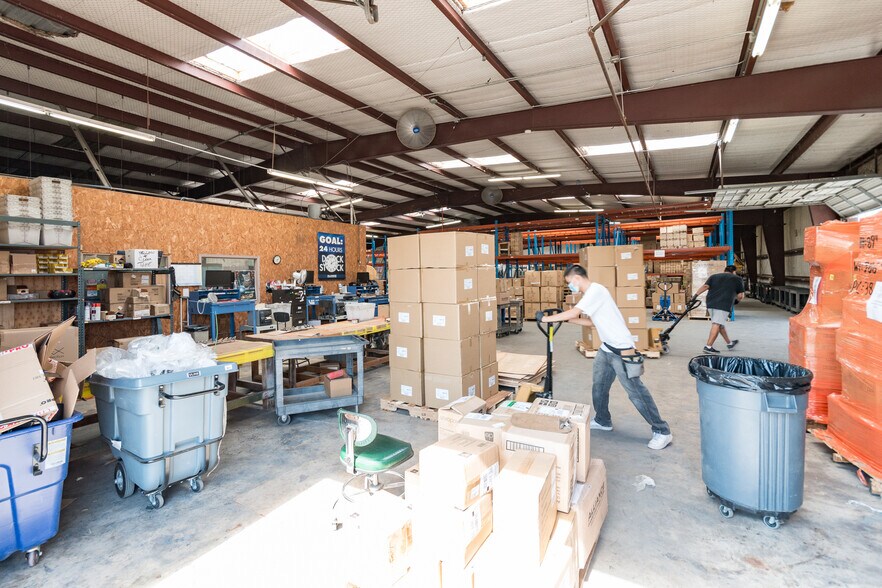 More Photos Of 9300 Brown Ln, Austin Warehouse For Lease