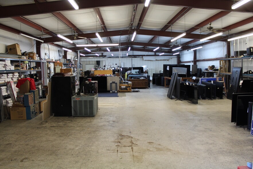 More Photos Of 5251 Buena Vista Rd, Columbus Light Distribution For Sale