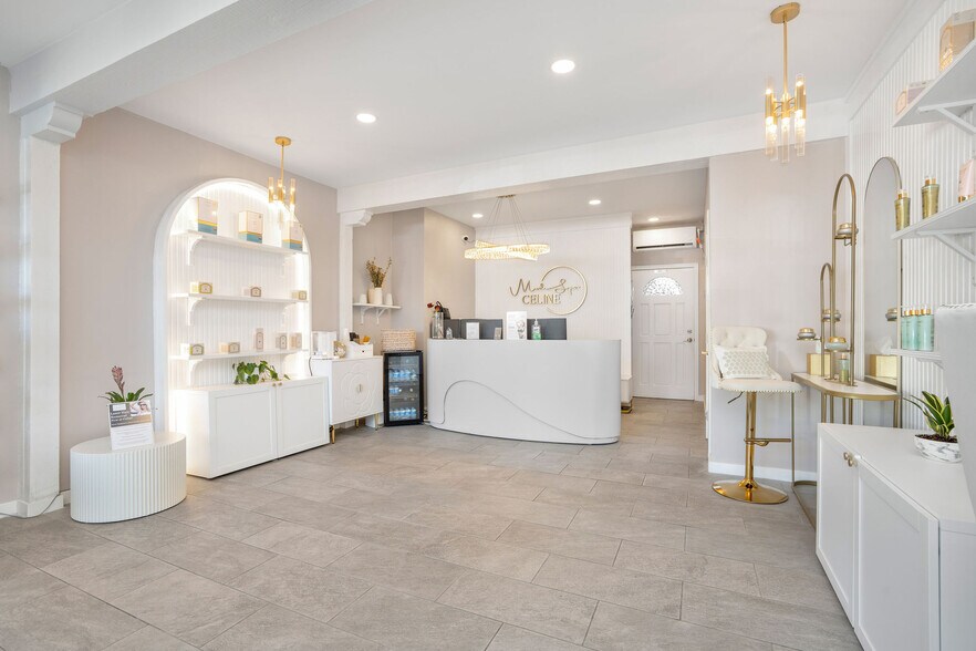 More Photos Of 224 Main St, Seal Beach Storefront For Sale