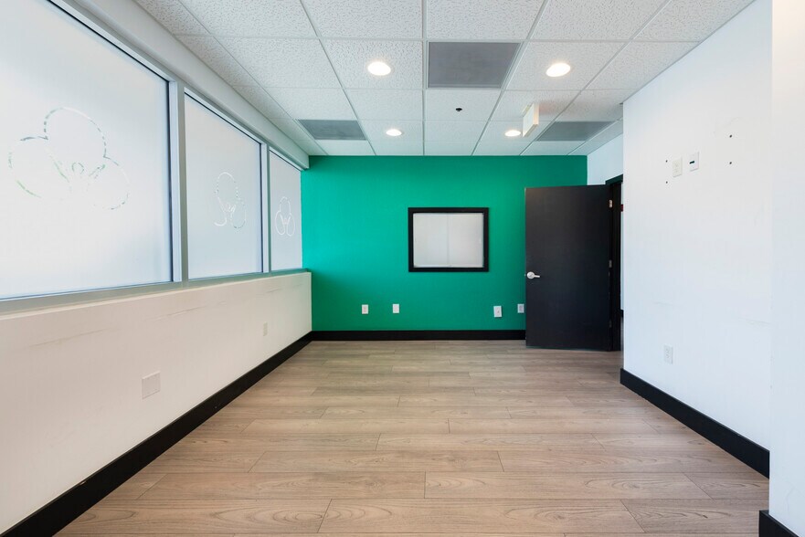 More Photos Of 6141 Sunset Dr, South Miami Medical For Lease