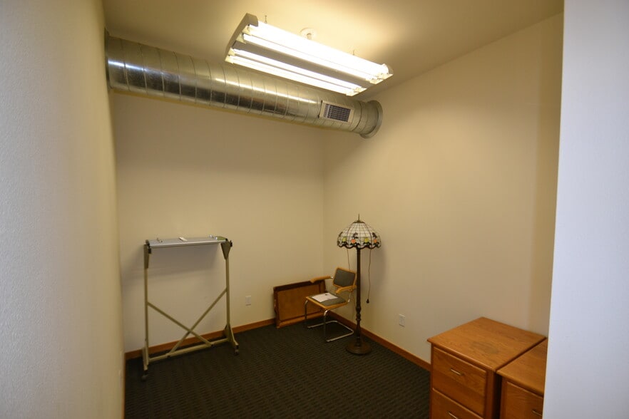 More Photos Of 6915 Raywood Rd, Monona Warehouse For Sale