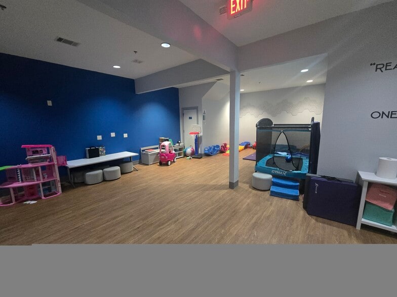 More Photos Of 8700 US Highway 380, Cross Roads Coworking Space