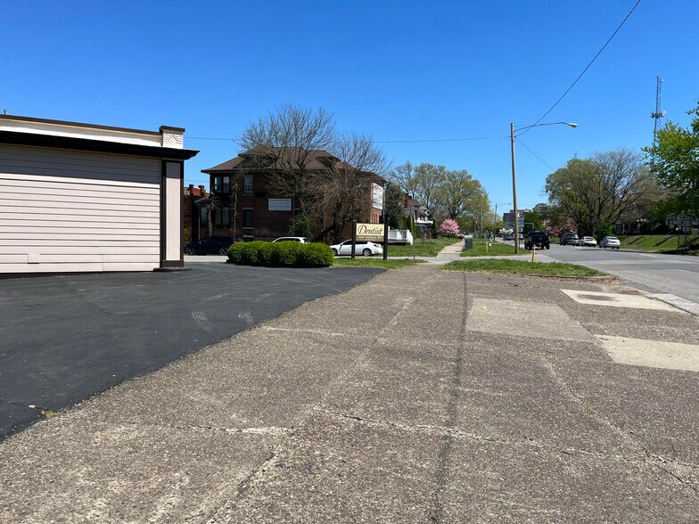 More Photos Of 350 5th Ave, Huntington Medical For Sale