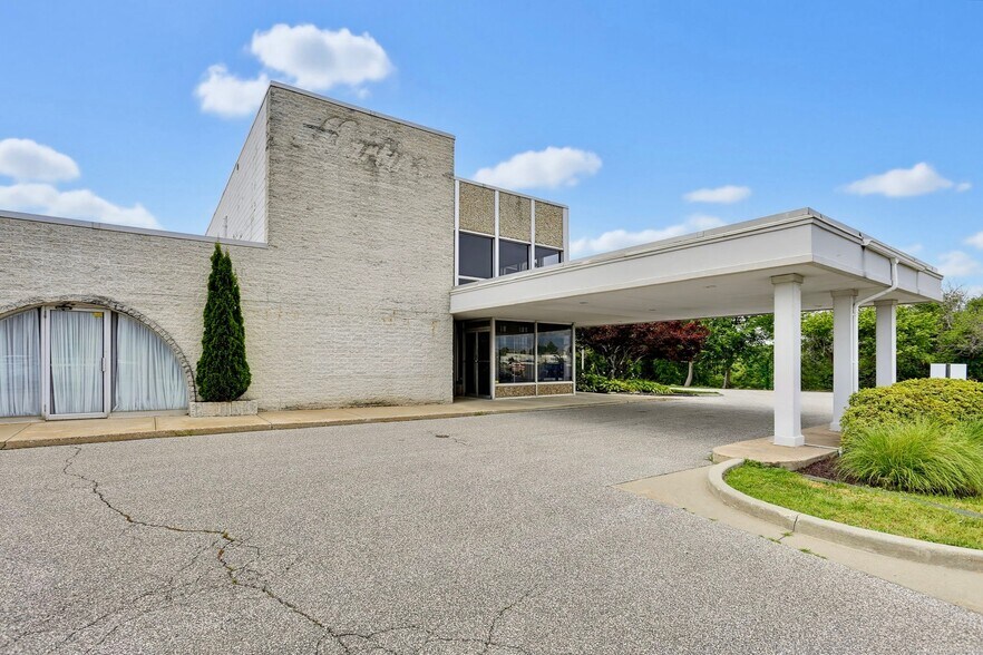 More Photos Of 505 Jermor Ln, Westminster Restaurant For Lease