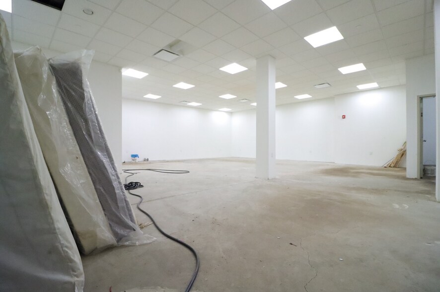 More Photos Of 61-19 Flushing Ave, Maspeth Storefront Retail Office For Lease