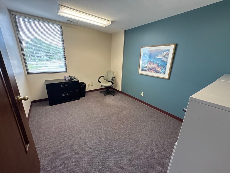 More Photos Of 1425 Sagamore Parkway N, Lafayette Office For Lease