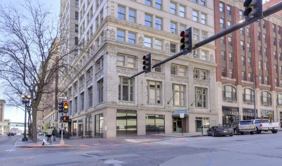 More Photos Of 1600 Farnam St, Omaha Apartments For Lease