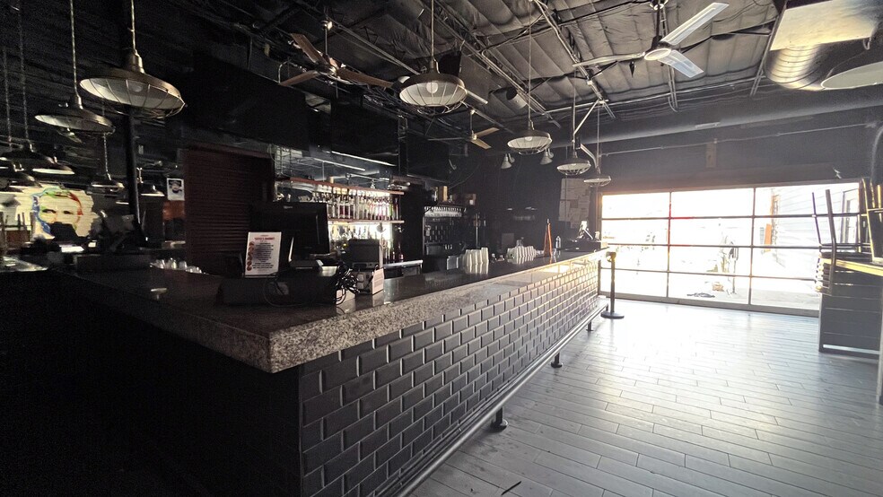 More Photos Of 5110 Washington Ave, Houston Storefront For Lease