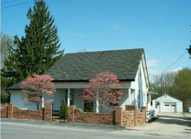 More Photos Of 435 W Broadway St, Fortville Land For Sale