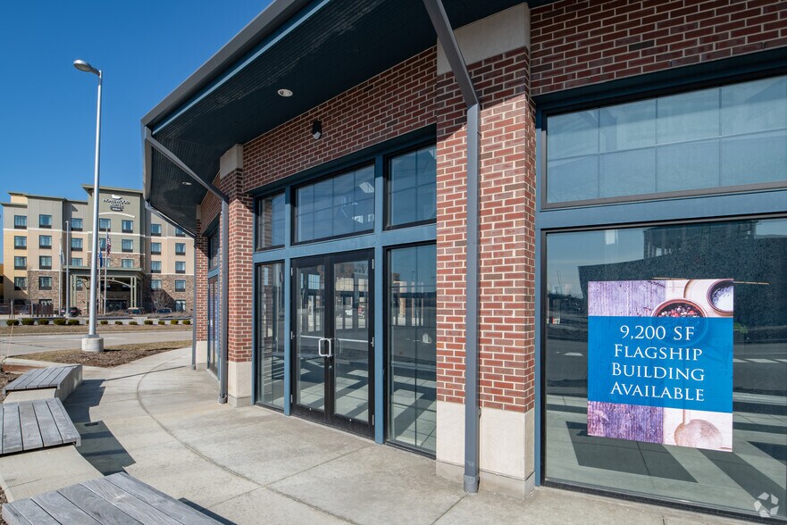 More Photos Of 11500 W Burleigh St, Wauwatosa Unknown For Lease