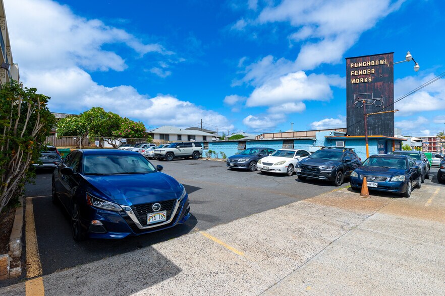More Photos Of 3427 Waialae Ave, Honolulu Storefront Retail Residential For Sale