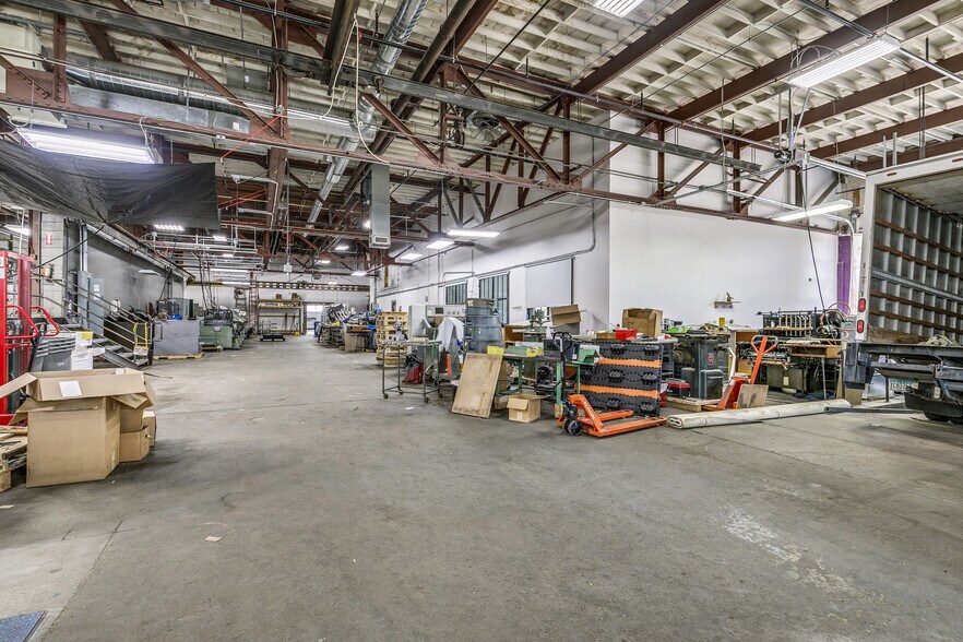 More Photos Of 2336 Territorial Rd, Saint Paul Warehouse For Sale