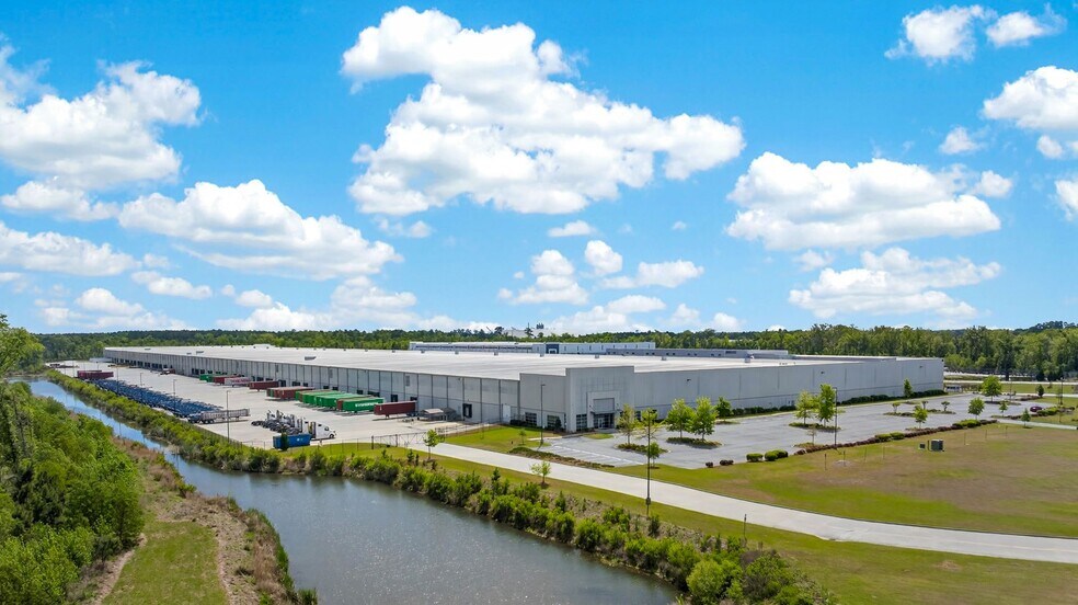 More Photos Of 311 International Trade Pky, Port Wentworth Warehouse For Lease