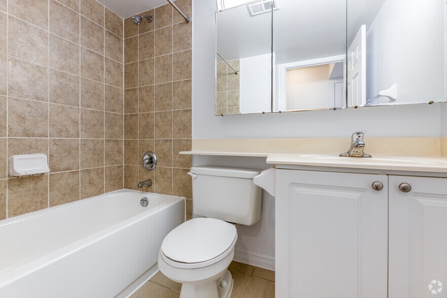 More Photos Of 925 Bay St, Toronto Apartments For Lease