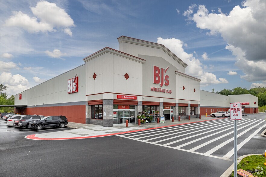 Primary Photo Of 831 Route 10, Whippany Unknown For Lease