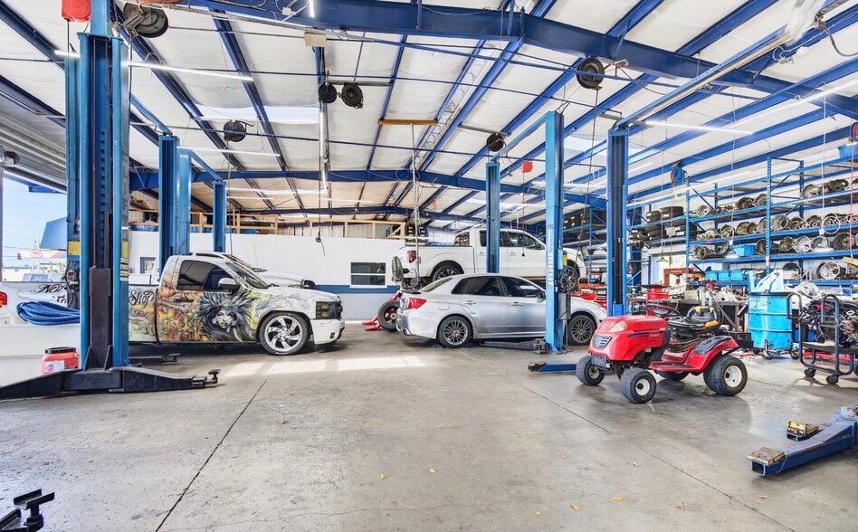 More Photos Of 236 Pondella Rd, North Fort Myers Auto Repair For Sale