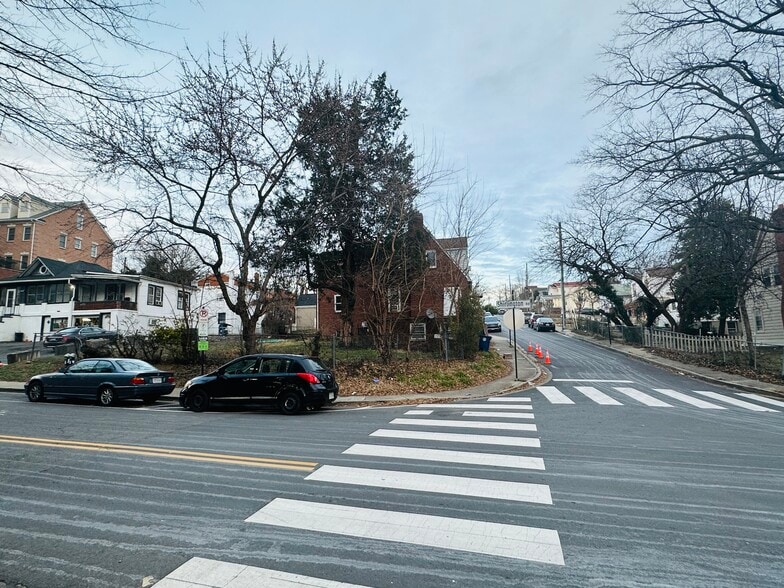 More Photos Of 2325 S Shirlington Rd, Arlington Storefront Retail Residential For Sale