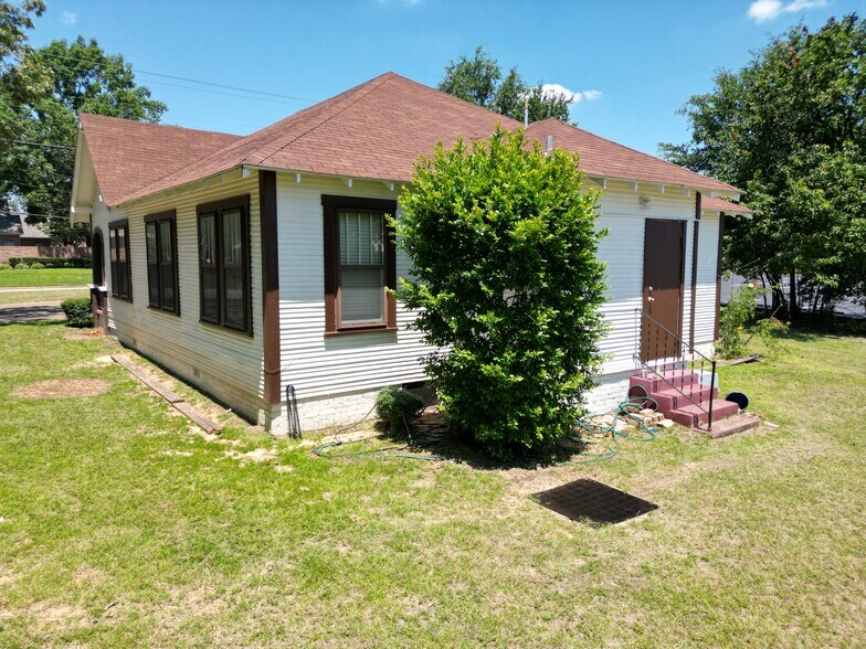 More Photos Of 3722 Old Bullard Rd, Tyler Medical For Lease