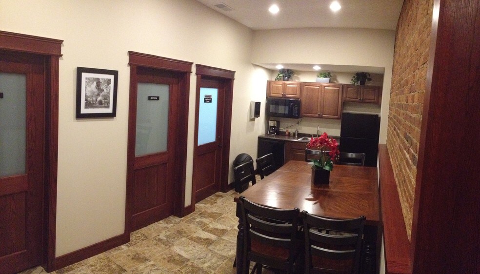 More Photos Of 901 Conner St, Noblesville Office For Lease