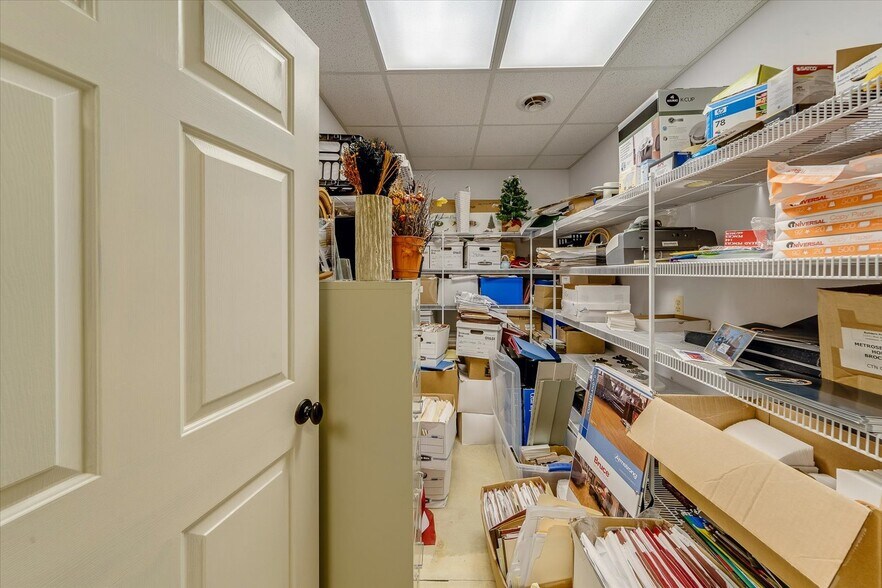 More Photos Of 55 Sullys Trl, Pittsford Office For Lease