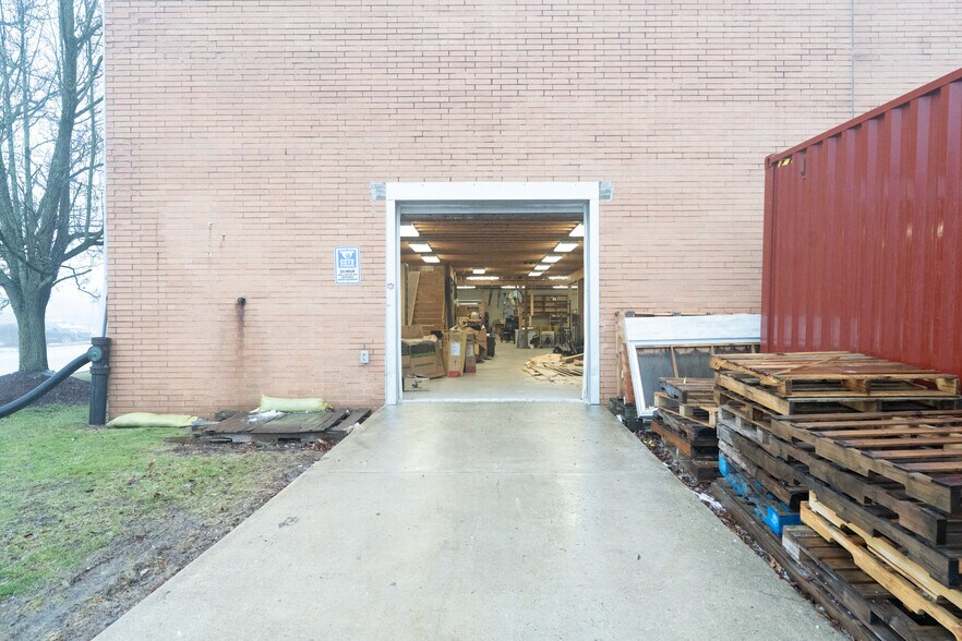 More Photos Of 3845 Northern Pike, Monroeville Freestanding For Lease