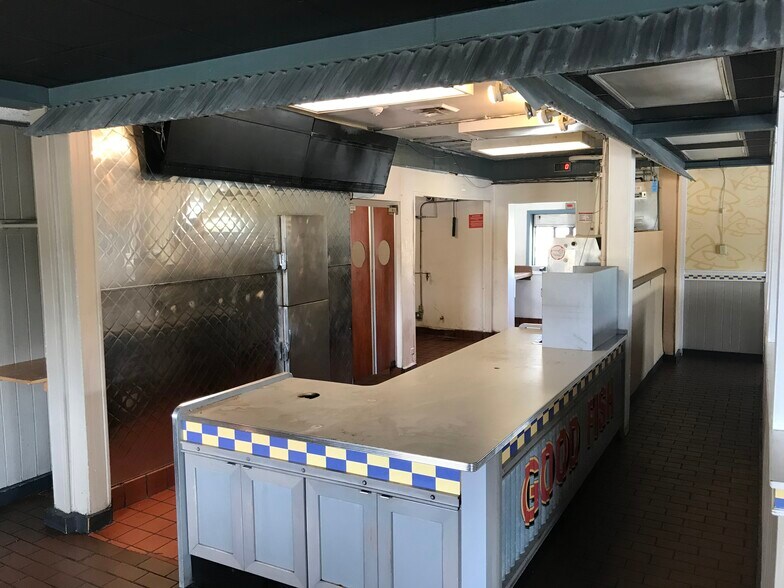 More Photos Of 800 Irving Park Rd, Hanover Park General Retail For Sale