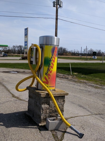More Photos Of 921 Marquette Dr, Kewaunee Carwash For Sale