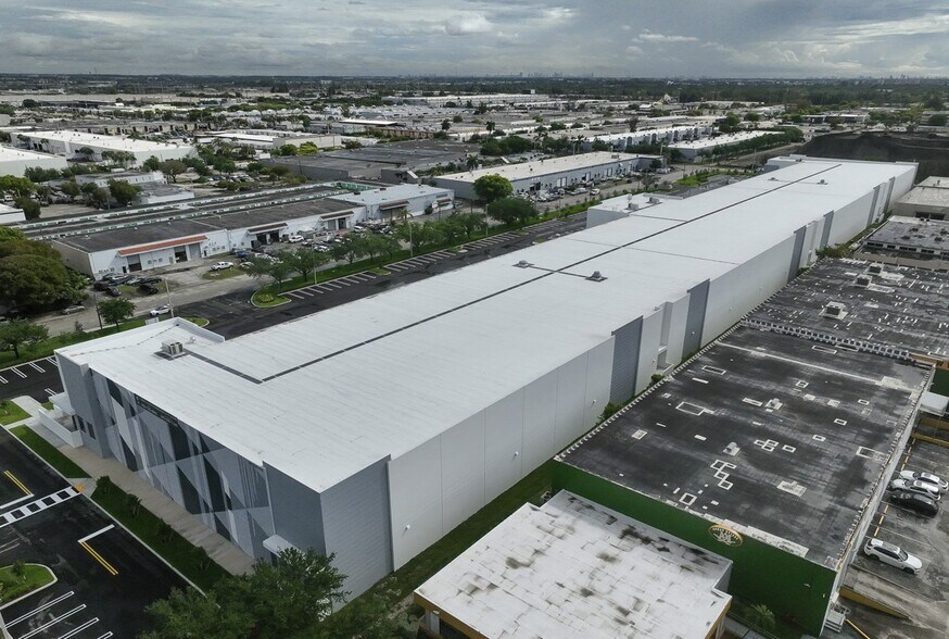 More Photos Of 4995 NW 77th Ave, Miami Warehouse For Lease