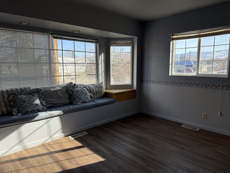 More Photos Of 40 N McDow St, Susanville Industrial For Sale