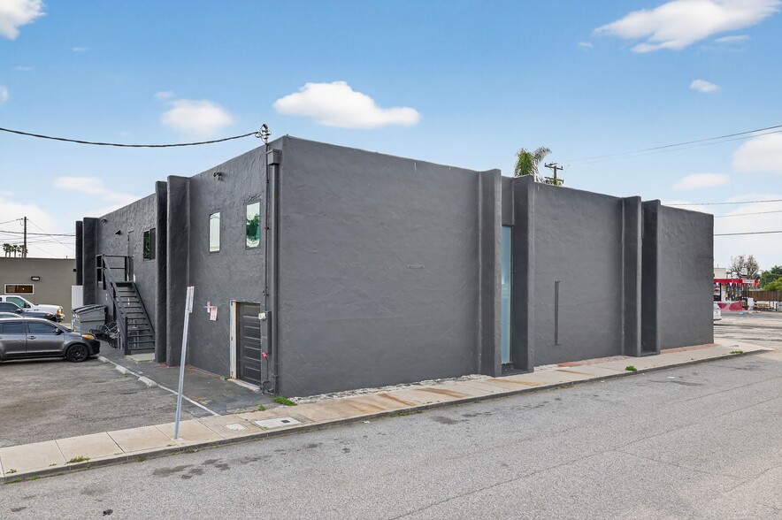 More Photos Of 1895 E Main St, Ventura General Retail For Sale