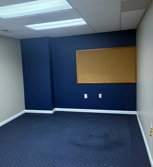 More Photos Of 3640 Hewatt Ct, Snellville Light Distribution For Sale