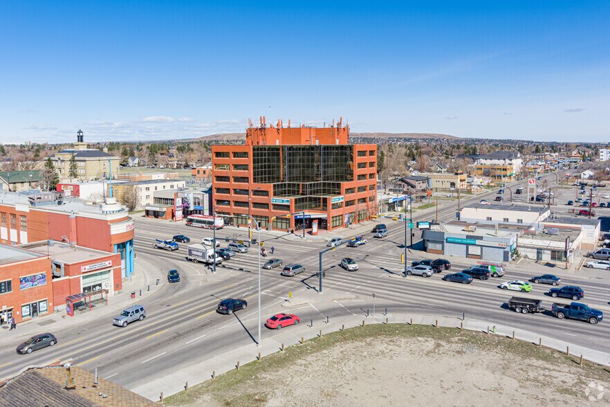 More Photos Of 1701 Centre St NW, Calgary Office For Lease