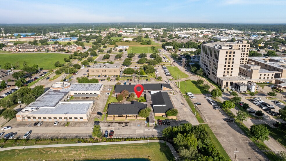 More Photos Of 13414 Medical Complex Dr, Tomball Medical For Sale
