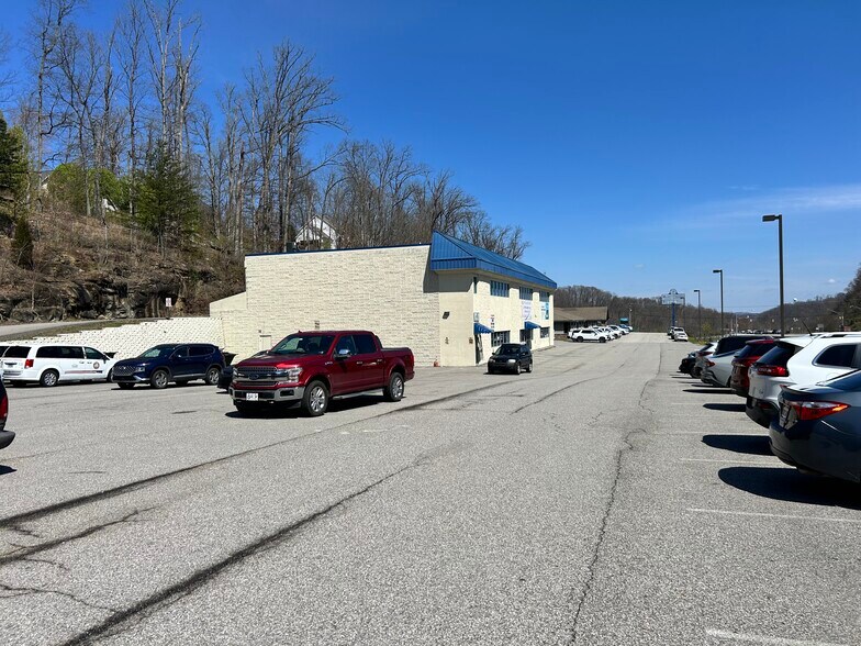 More Photos Of 700 Technology Dr, Charleston Hospital For Sale