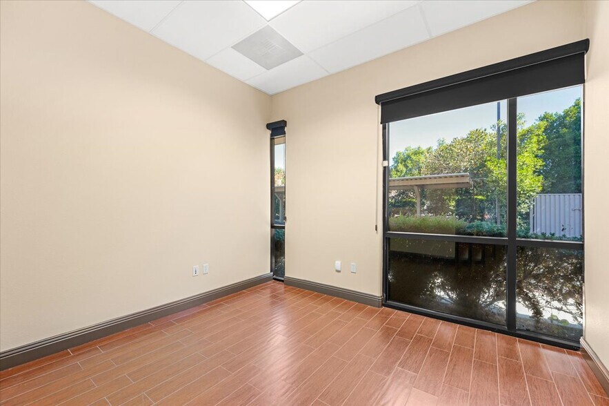 More Photos Of 7206 N Milburn Ave, Fresno Medical For Lease