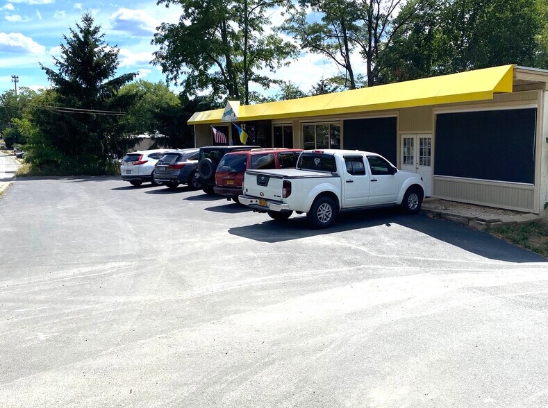 More Photos Of 2435 Windsor Highway, New Windsor Township Flex For Sale