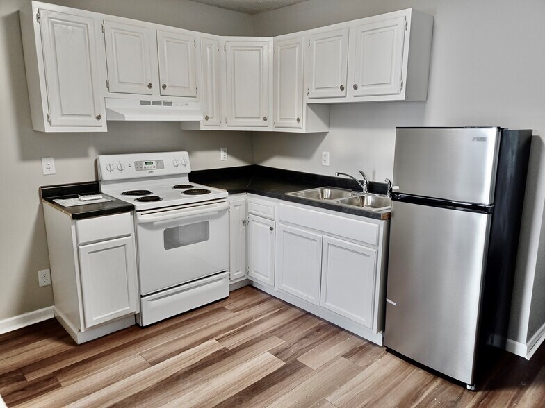 More Photos Of 1010-1028 S 14th St, New Castle Apartments For Sale